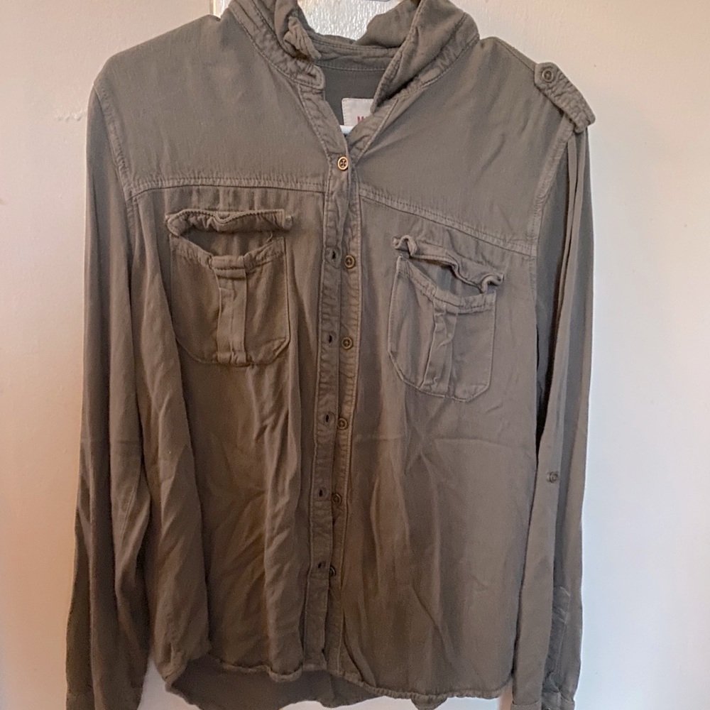 Mossimo Cargo Style Button Up with front Pockets